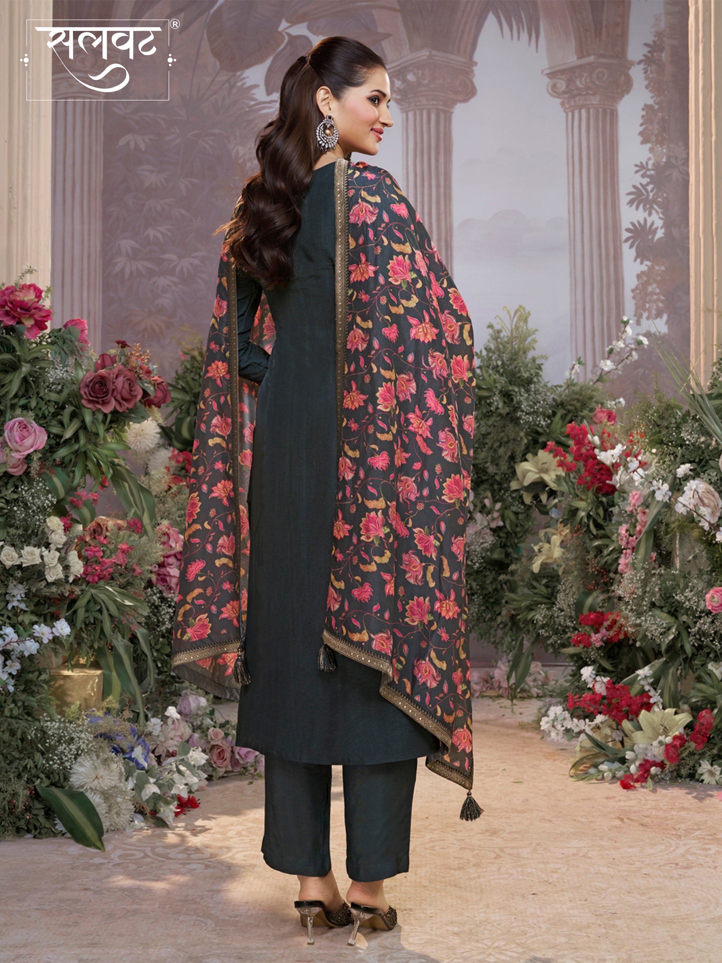 Dark Charcoal Dola Silk Kurta Set with Jacquard Work, Paired with a Dola Silk Digital Printed Dupatta