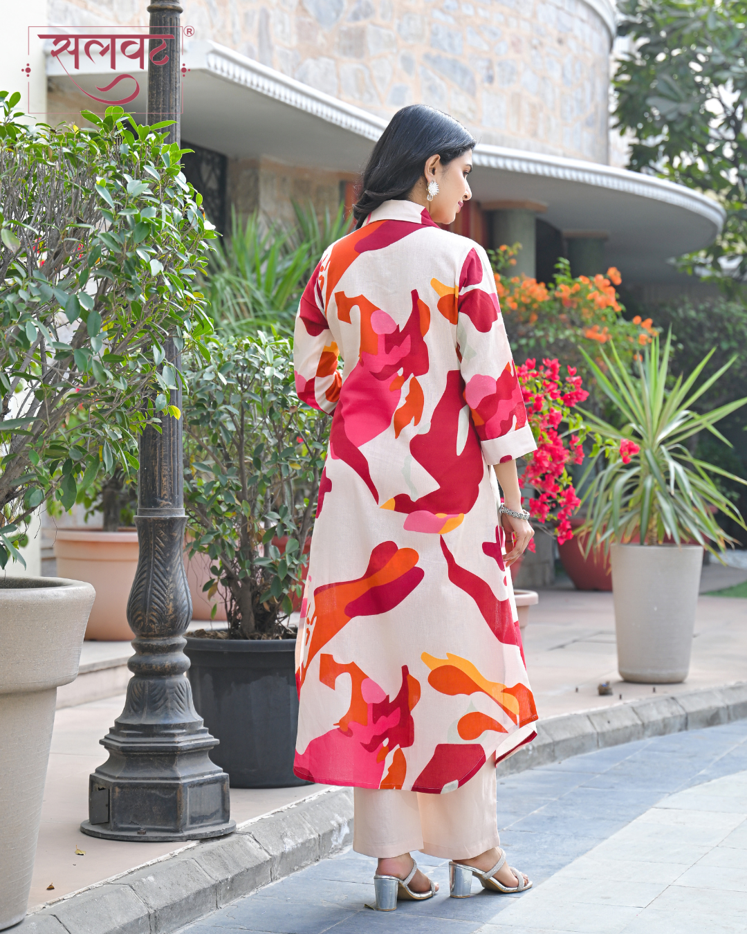 Light Beige Pink Wavy Abstract Printed Kurta Set