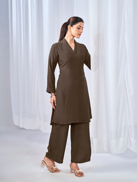 Brown coord set with subtle stitch detailing