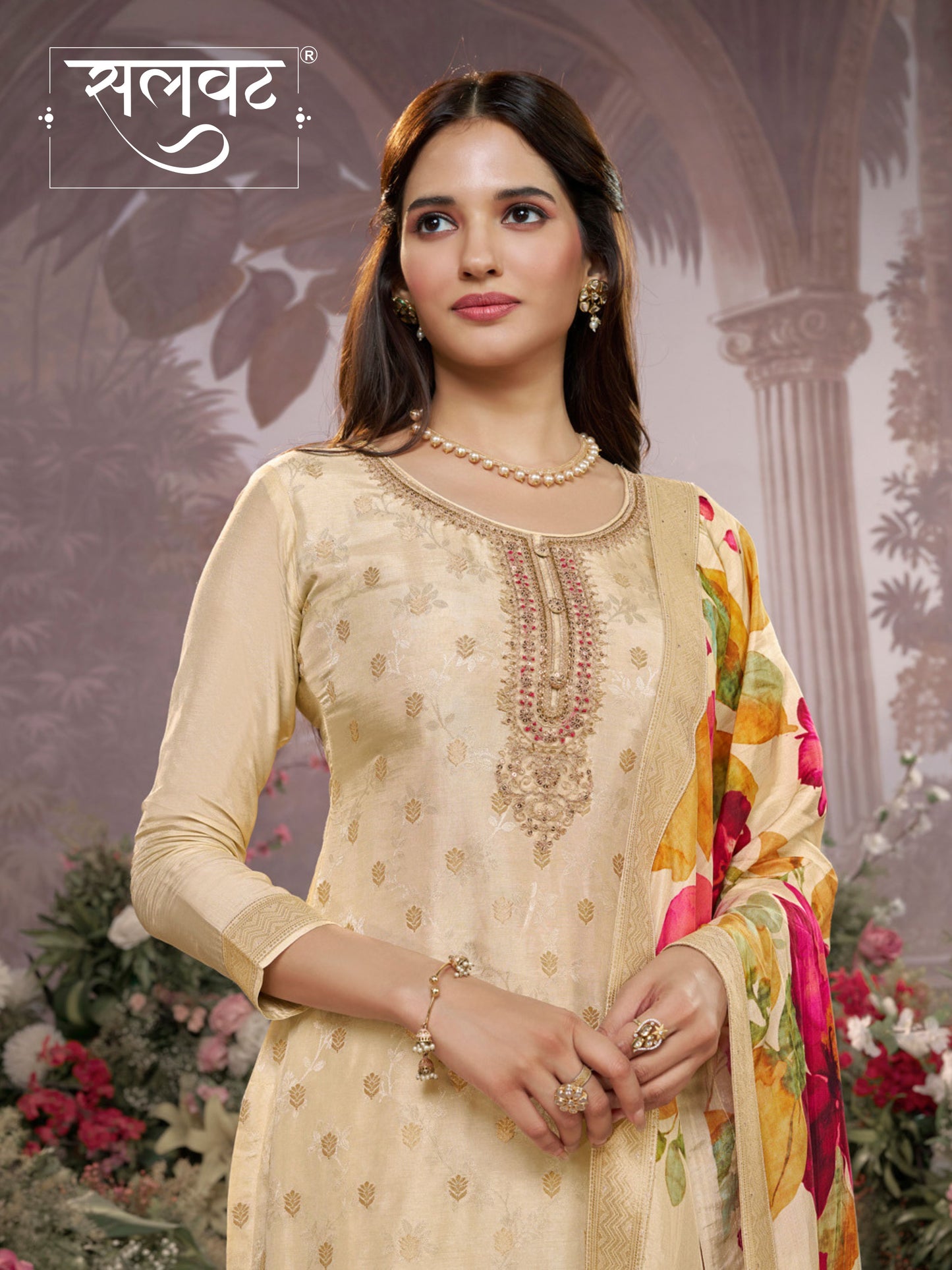 Off-White Dola Silk Jacquard & Embroidery Kurta Set with Digital Print Dola Silk Dupatta