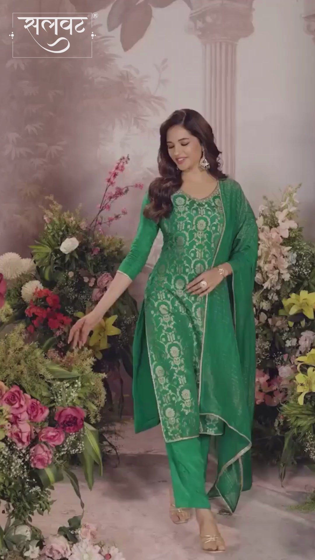 Green Chinon Kurta Set with Jacquard and Zari Work, Paired with an Organza Dupatta